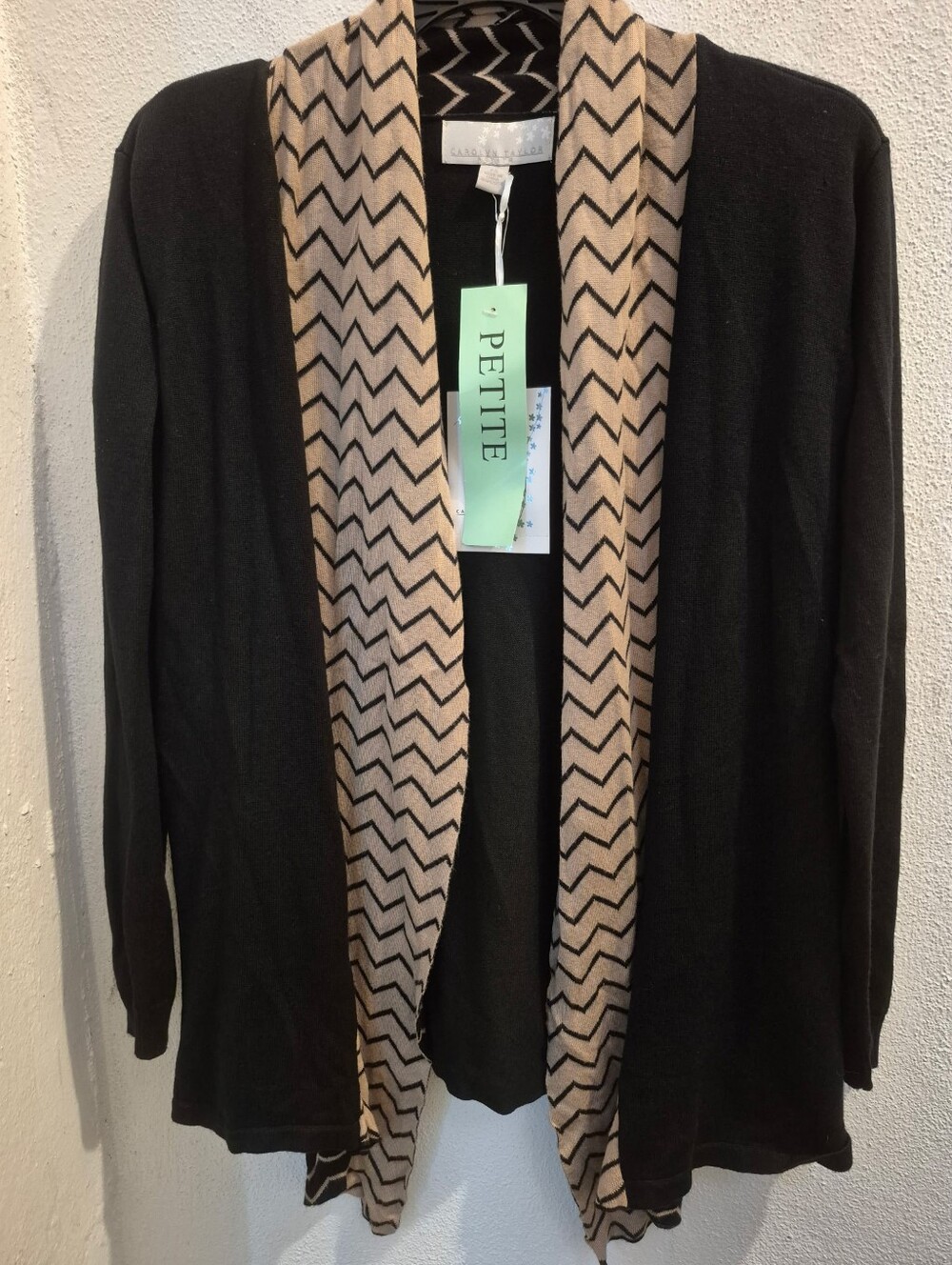 Carolyn Taylor Black Tan Chevron Print Shawl Open Cardigan Sweater Size PS